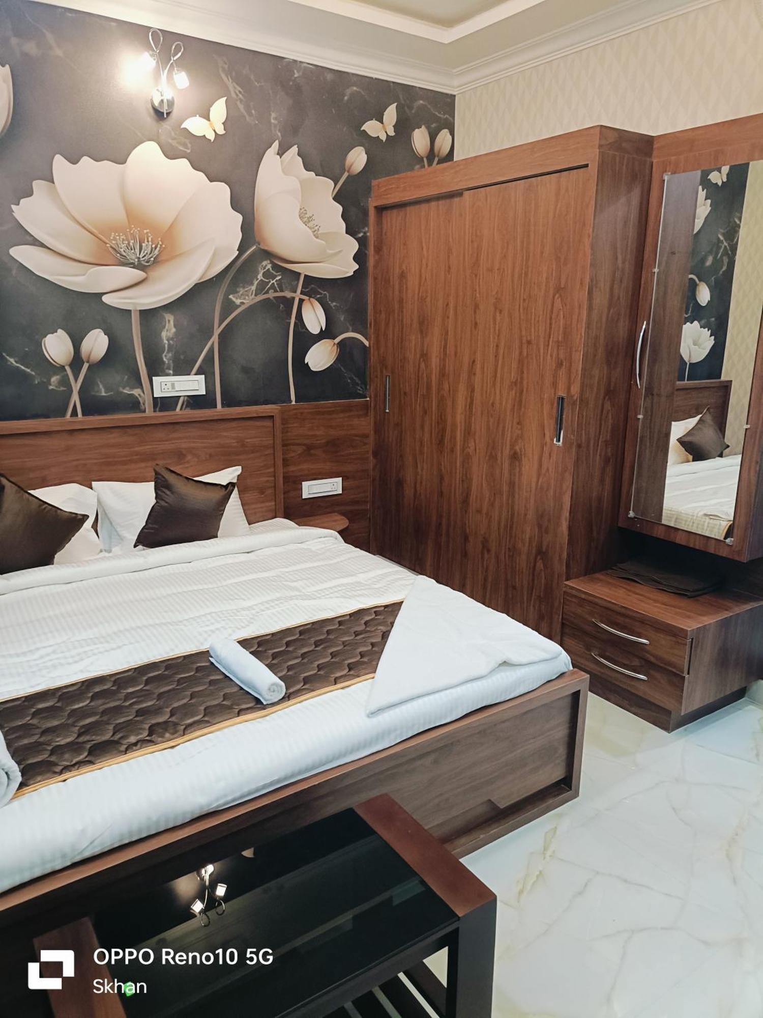Golden Residency Hotel Kushalanagar Bagian luar foto